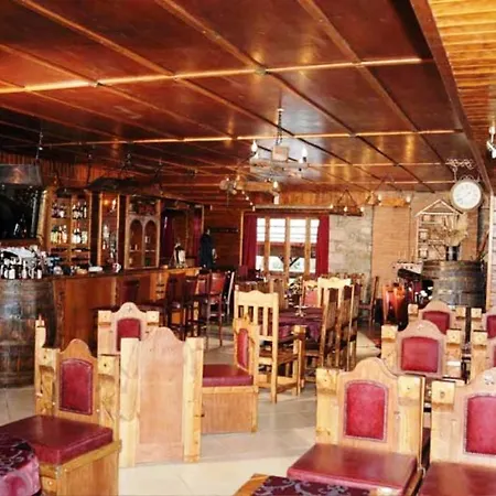 Hotel Metohi 3*