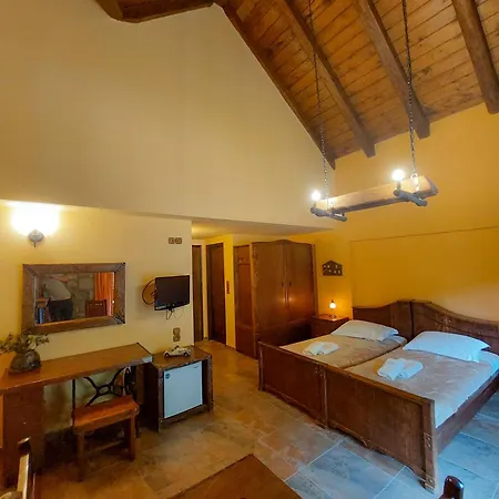 Hotel Metohi 3*